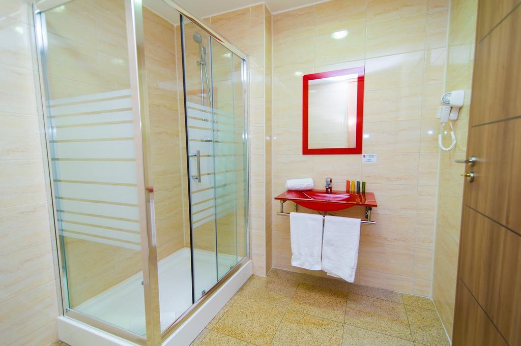 Dbh Bucharest Hotel Luaran gambar