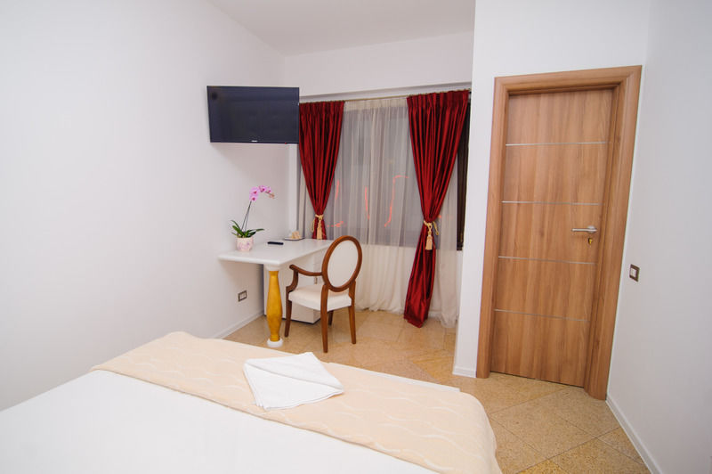 Dbh Bucharest Hotel Luaran gambar