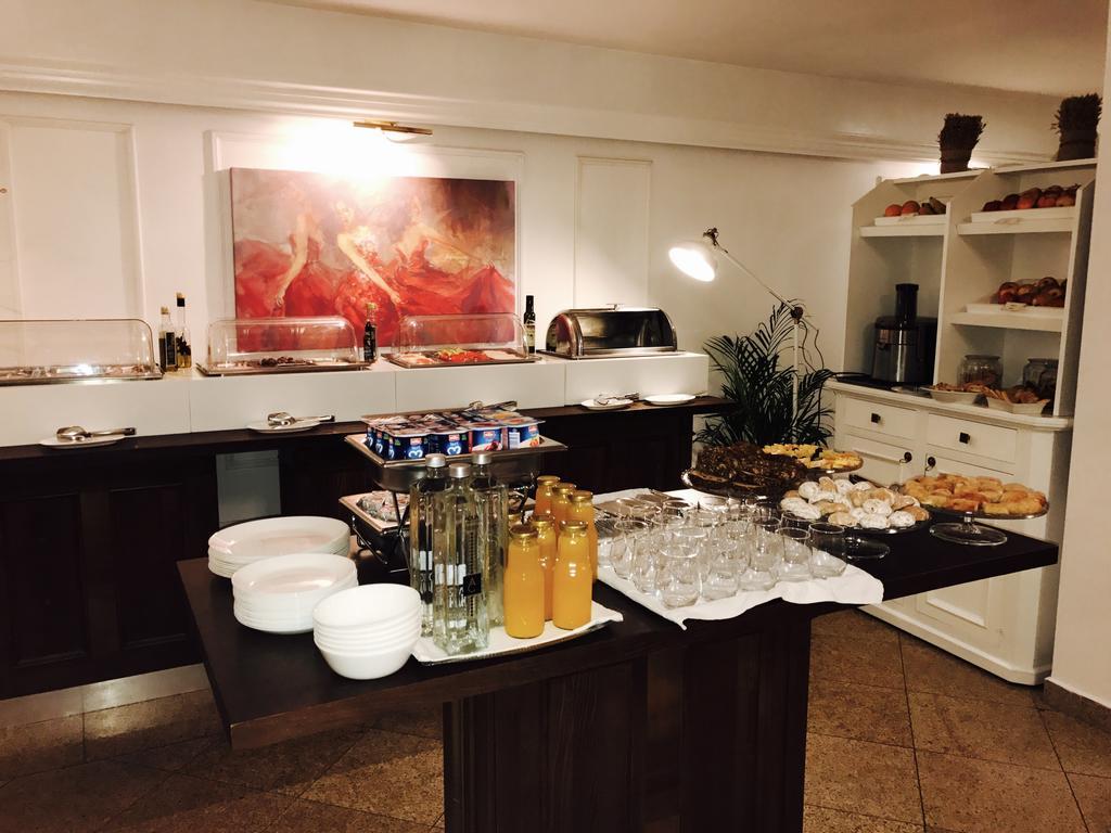 Dbh Bucharest Hotel Luaran gambar