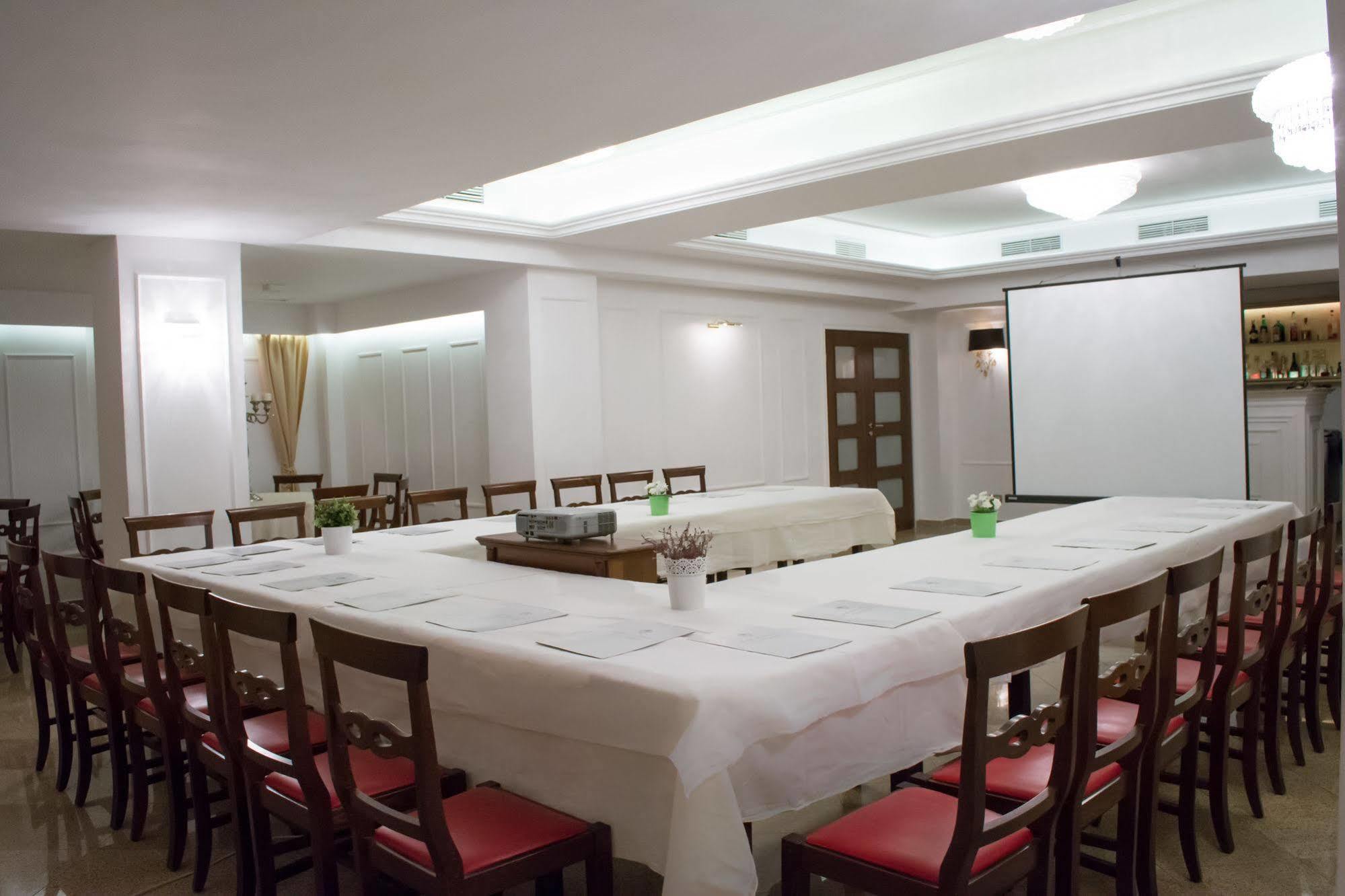 Dbh Bucharest Hotel Luaran gambar