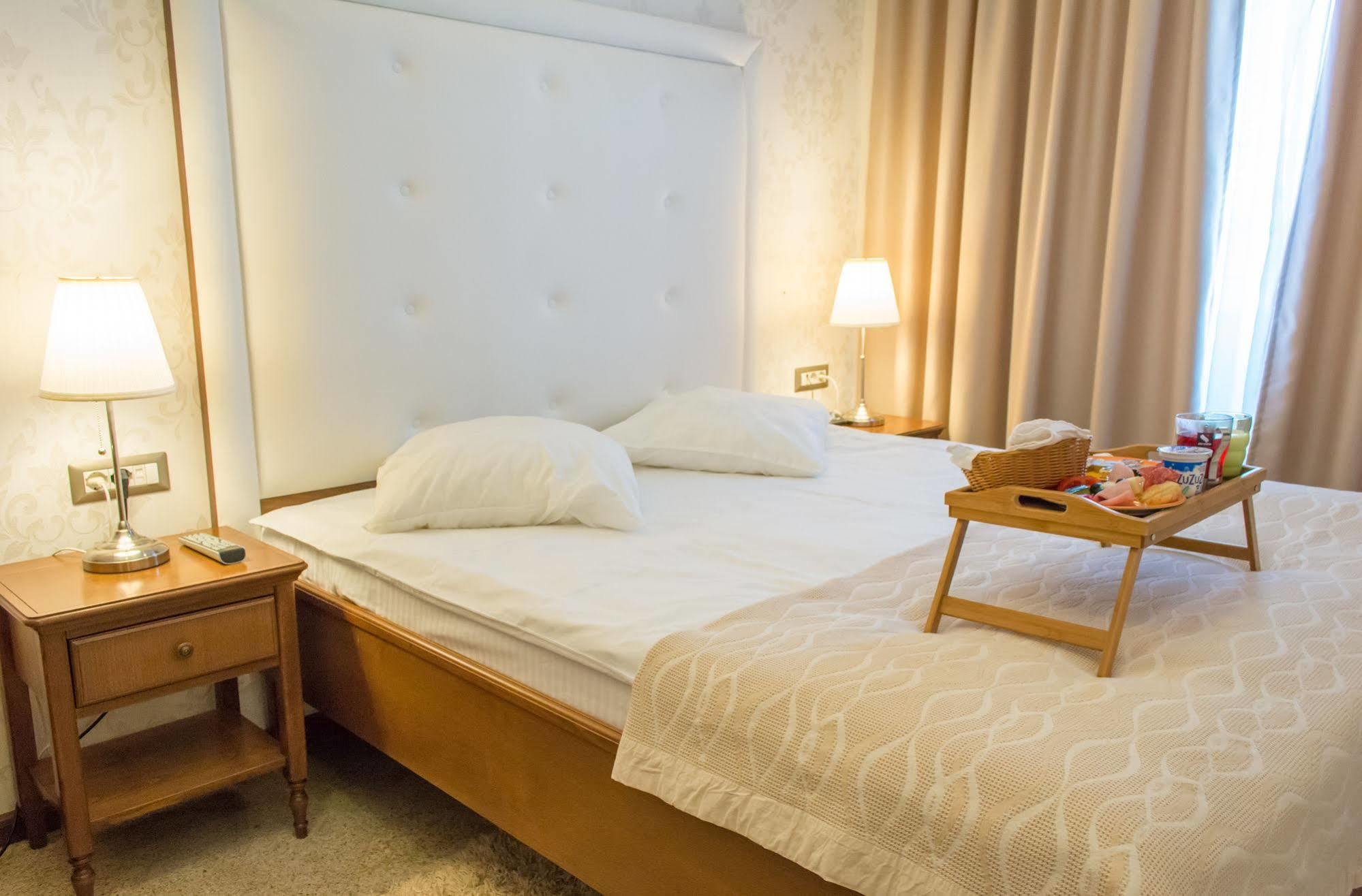 Dbh Bucharest Hotel Luaran gambar