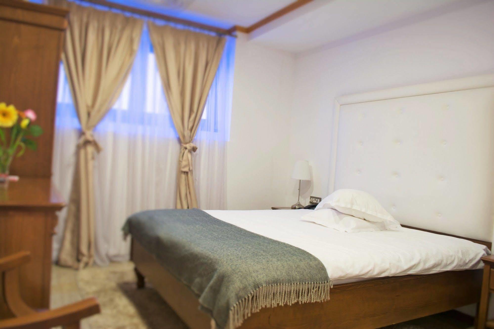 Dbh Bucharest Hotel Luaran gambar